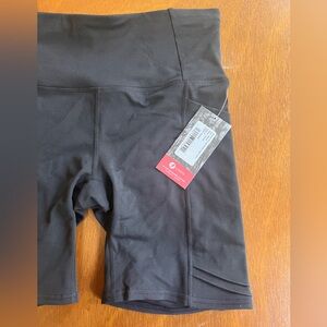 NWT Oiselle Mid Length Pocket Jogger Shorts - Black, size 06